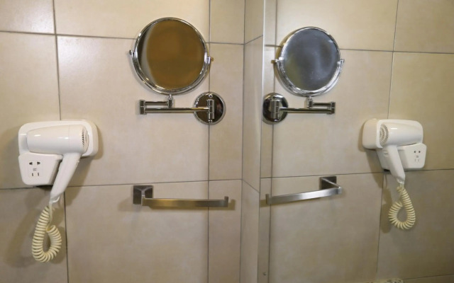 Bidwood Suite Hotel