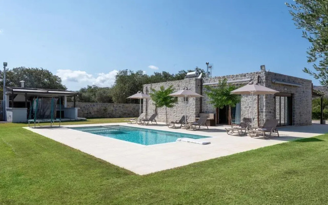 Villa Liatiko With Private Pool