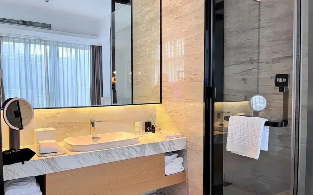 Lujiang Mega Hotel