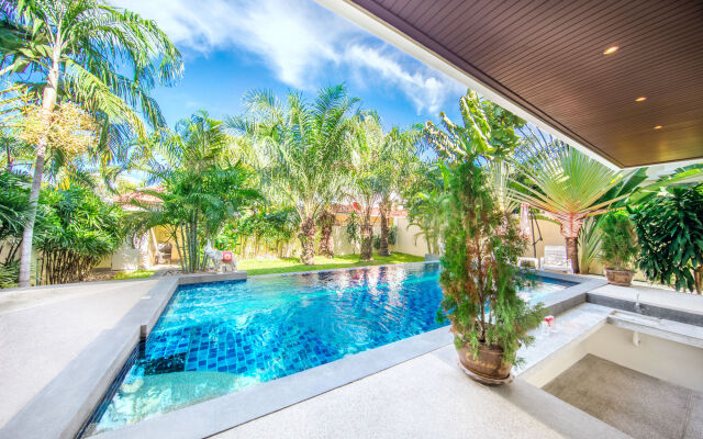 PARADISE Pool Villa Pattaya in Tropicana Village