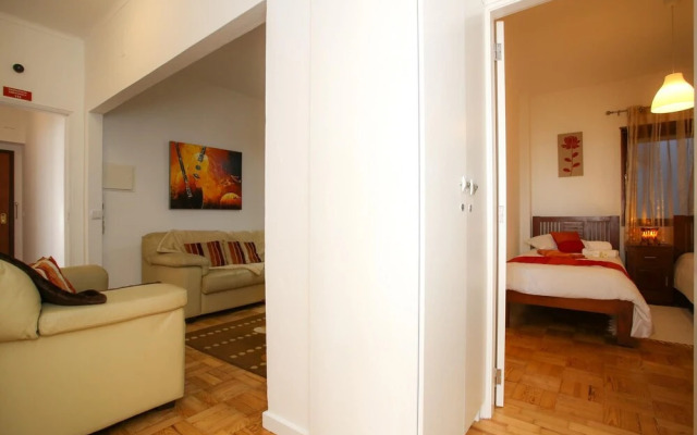 Johnny Ringo Family Apartment II