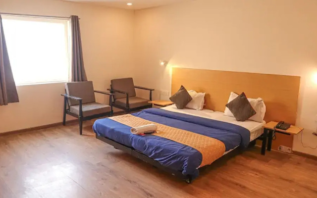 Noida Grand 121 by F9 Hotels