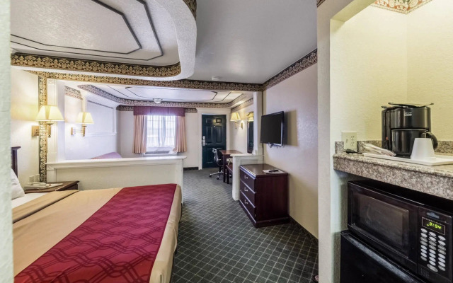 Three Rivers Executive Inn & Suites By OYO