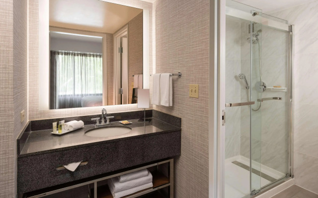 Hilton Fairfax