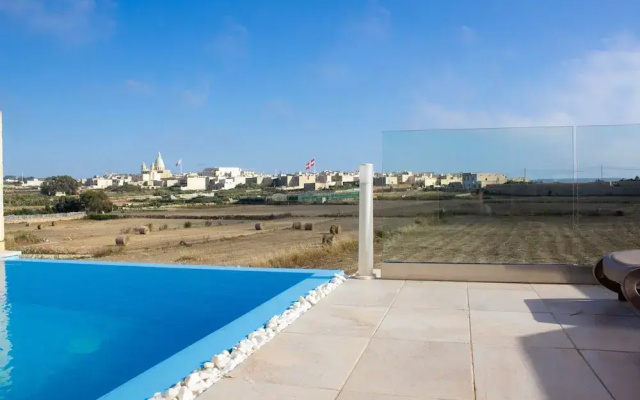 Kenn Gozitan Villa and Pool
