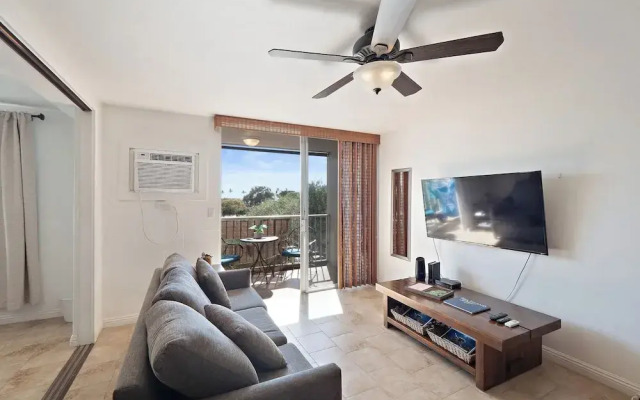 Kailua Village 307