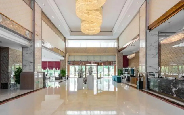 River & Holiday Rezen Hotel Pengshui