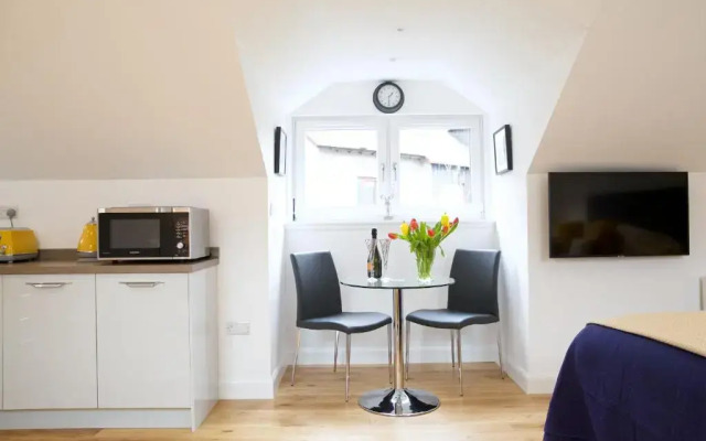 Dunmurray Lodge Guesthouse And Loft Apartment