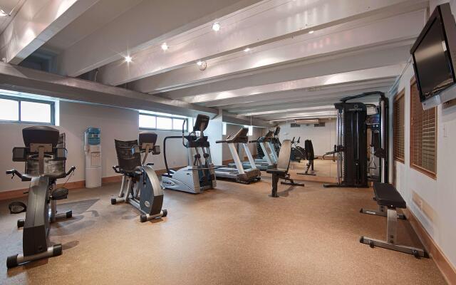 Best Western Plus Milwaukee West