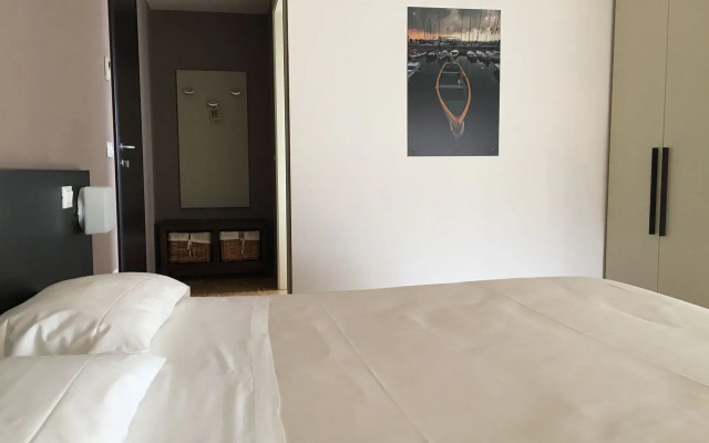 Vialeromadodici Rooms & Apartments