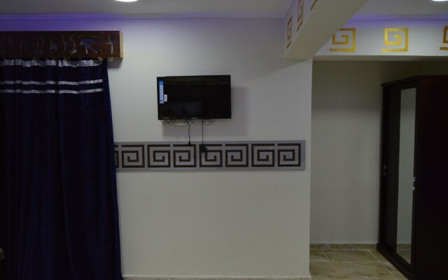 Comfort Pyramids Inn