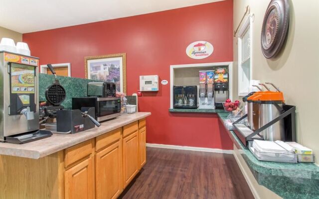 Super 8 Motel - Monticello