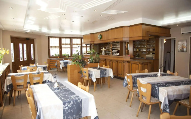 Logis Hôtel à l'Etoile d'Or