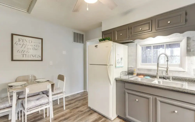 Walkable & Updated Nevada Home: Family Friendly!