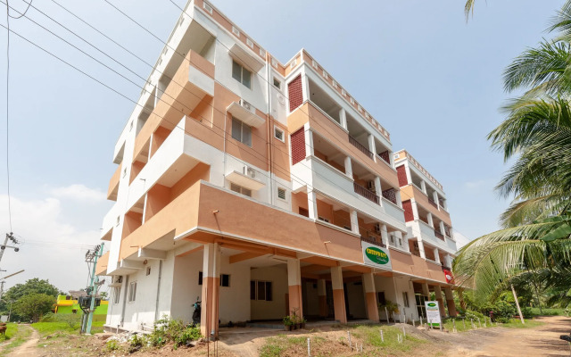 OYO 19663 Greenways Residential Homestay