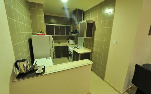 Al Janaderia Suites 7