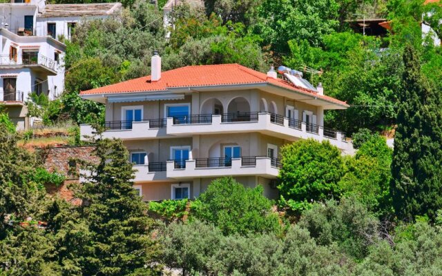 House in Εndless green - Arethousa, Ikaria