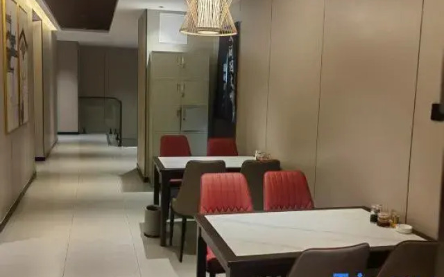 Under the White Clouds Inn