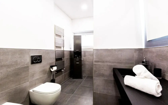 Brand New Apartment with Terrace Solarium & Gym