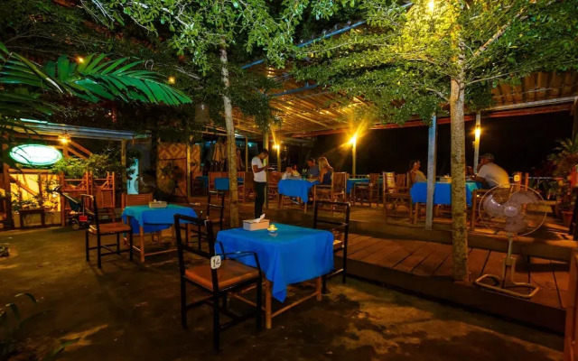 Aristo 2 Beach Front - by Holy Cow 212
