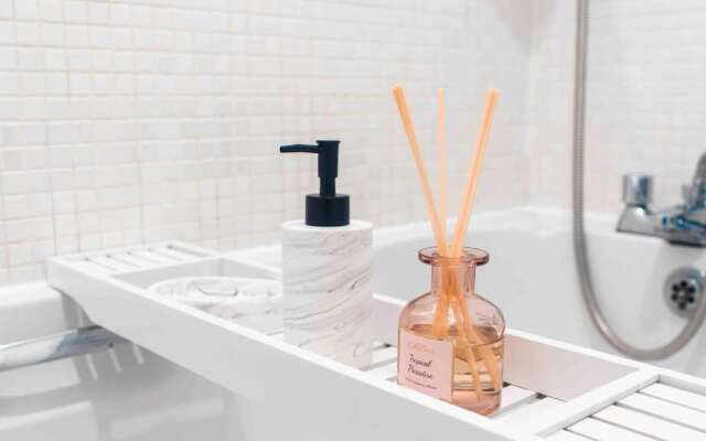 Immaculate 4-bed House in Kings Norton