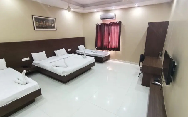 Kanha Hotel & Resort