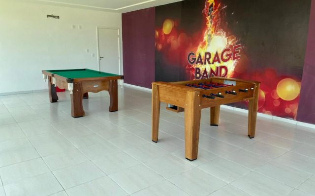 Muro Alto Condominio Club - By AF