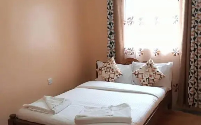 Cozy 2Bedroom Own Compound House