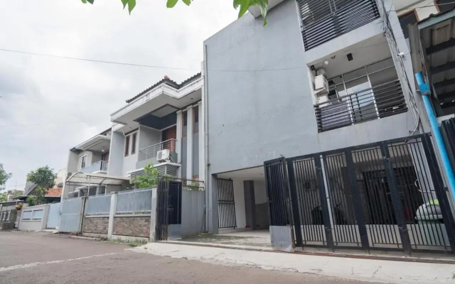 Rumah Afifah Syariah by Reddoorz