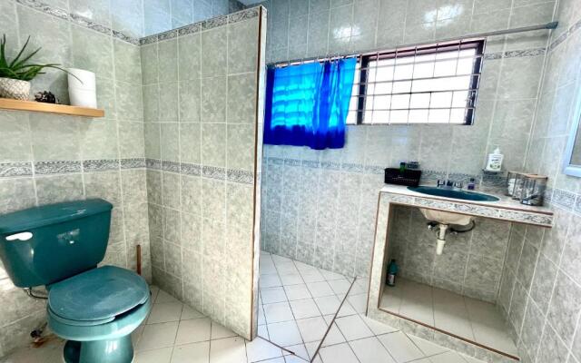 Cuevita + Nido /Piscina & Jardín compartido