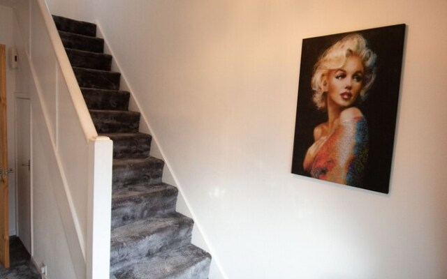 Ideal Lodgings in Whitefield