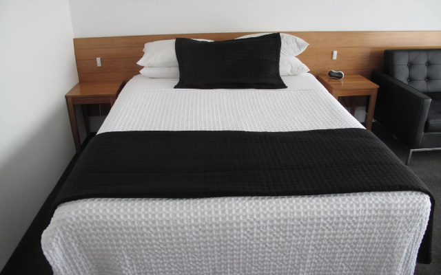 Auto Lodge Motor Inn – Guest Rooms – New Plymouth