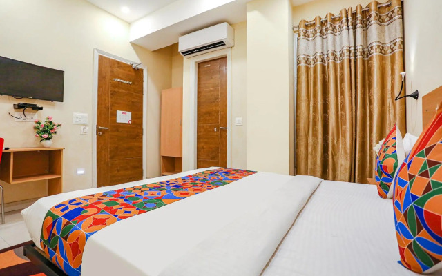 OYO Townhouse 1051 Galaxy Inn