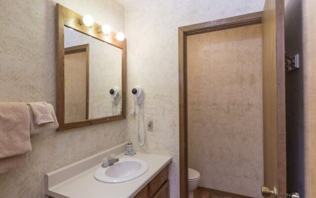 Kristianna #2 - 2 Bedroom Condo