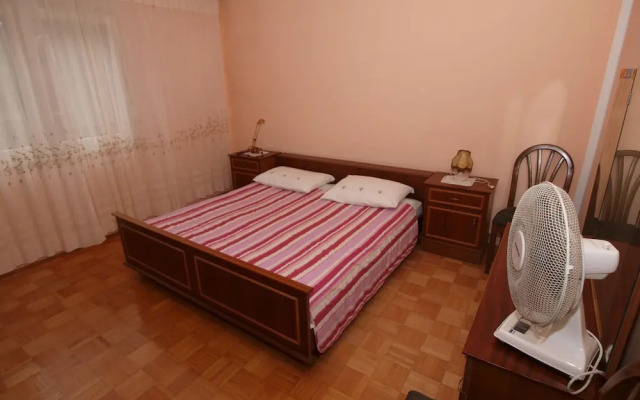 Apartment 752
