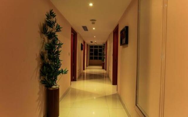 Camelot Hotel