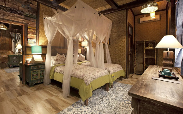 Pondok Pitaya Hotel, Surfing & Yoga