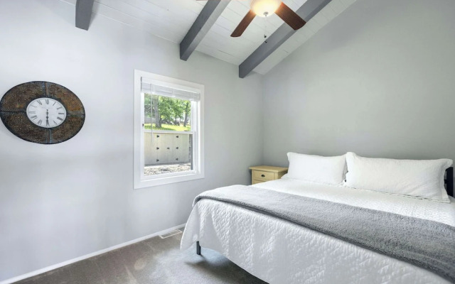 For the View Lakeside Launchpad! Great Location