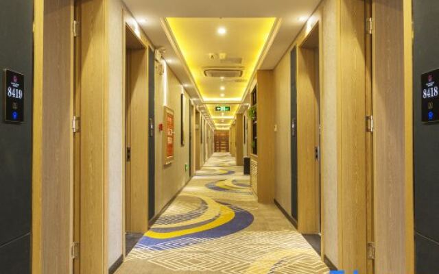 Saint Met Hotel (Zhengzhou Convention and Exhibition Center)