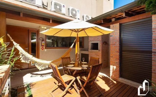 Triplex com 03 suítes com jacuzzi externa aquecida