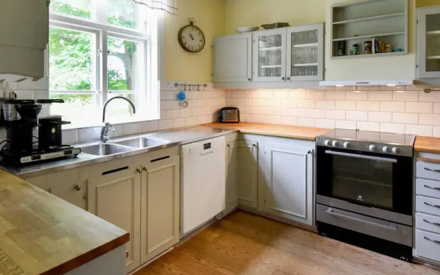 15 Person Holiday Home in Hjortkvarn-by Traum