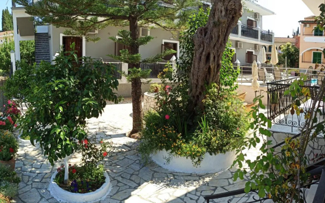 Dionisos Apartments