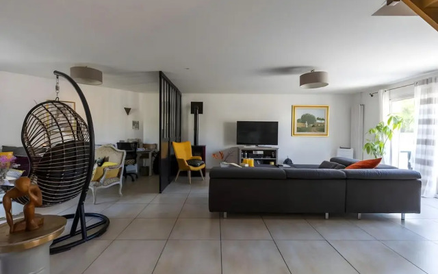 Trackside Retreat - Ideal Base in Le Mans