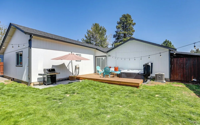 Family-friendly Home w/ Fire Pit in Bend!