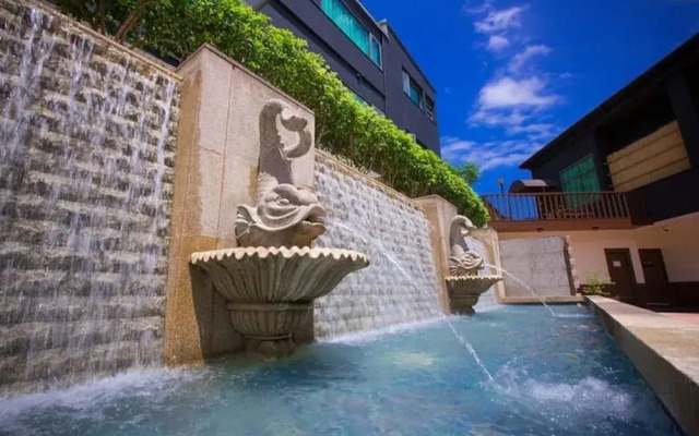 Four Season Beauty Resort