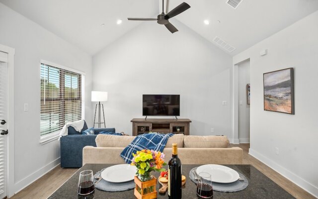 Eagles Nest-hottub-5 min to Downtown