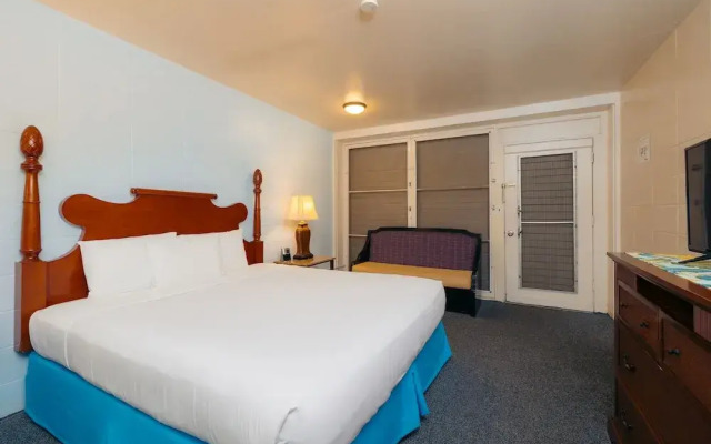 Hawaiiana Hotel