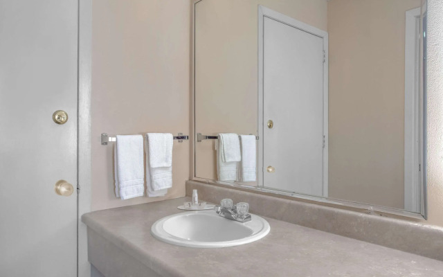 Super 8 by Wyndham Carlisle North