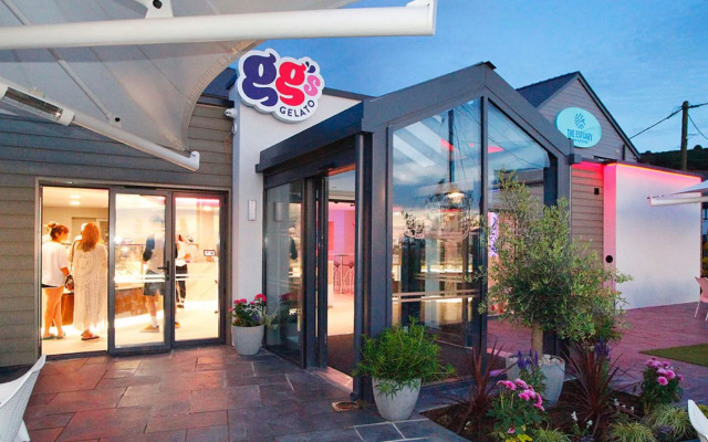 The Estuary Bar and Rooms