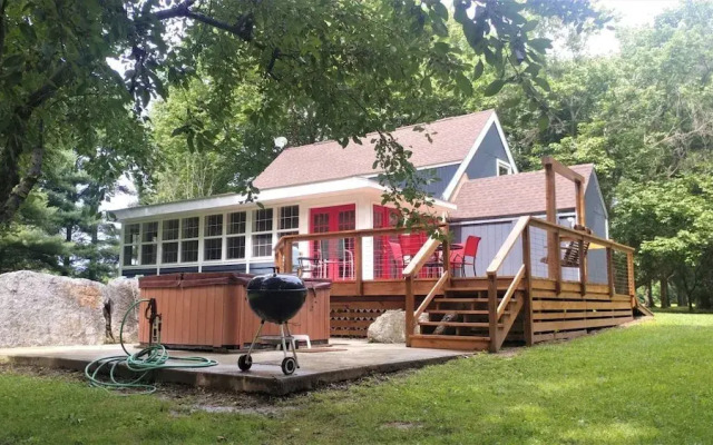 The Jive - Christophers_riverside_cabin